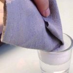 Cách khử mùi nước tiểu chó bằng cồn 90º