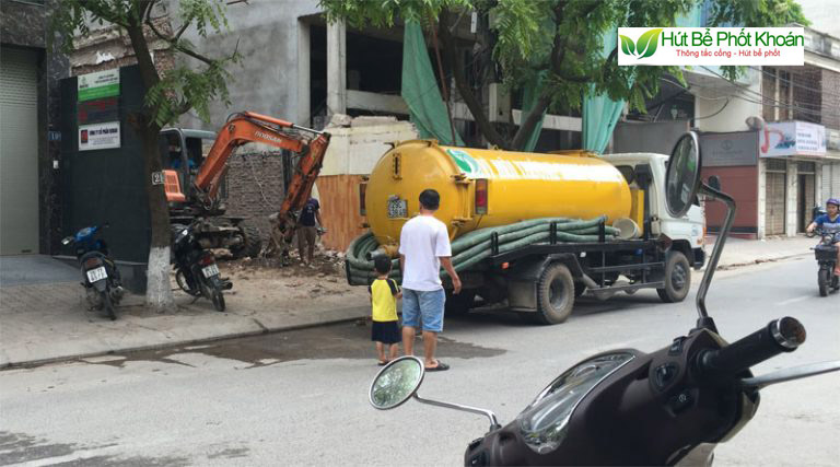 Đơn vị hút bể phốt tại đường Láng uy tín, giá rẻ Đơn vị hút bể phốt tại đường Láng uy tín, giá rẻ