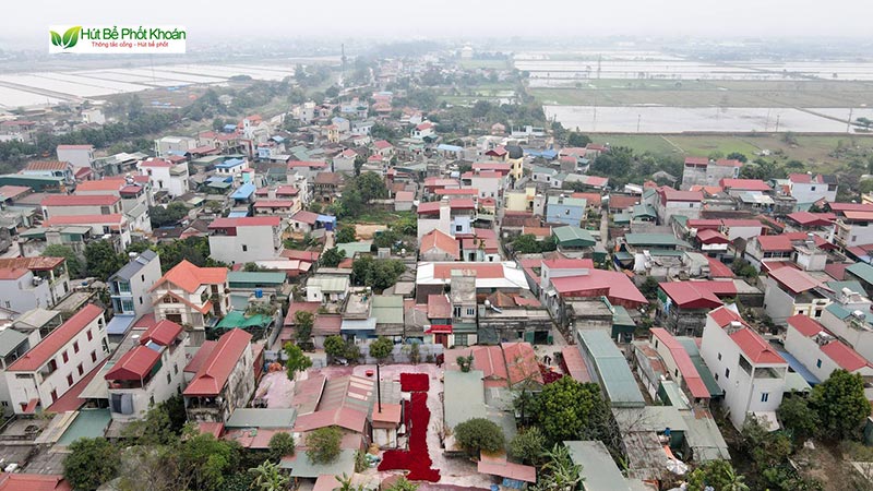 Một vài khó khăn khi phải thực hiện hút bể phốt ở làng Quảng Phú Cầu Một vài khó khăn khi phải thực hiện hút bể phốt ở làng Quảng Phú Cầu
