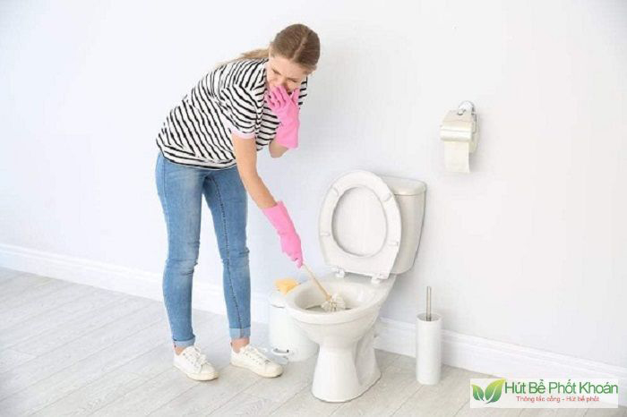 Hút bể phốt định kỳ giúp tránh các mùi hôi khó chịu ảnh hưởng tới cuộc sống