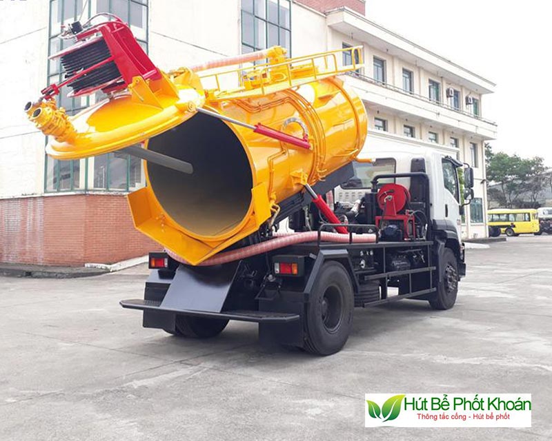 Trang thiết bị hiện đại chính là một tiêu chí quan trọng hàng đầu của một đơn vị hút bể phốt đáng tin cậy Trang thiết bị hiện đại chính là một tiêu chí quan trọng hàng đầu của một đơn vị hút bể phốt đáng tin cậy