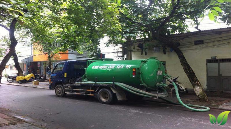 Dịch vụ hút bể phốt trọn gói tại làng Ngũ Xá - Cam kết không còn mùi 10 Hút bể phốt Khoán sử dụng các trang thiết bị hiện đại.